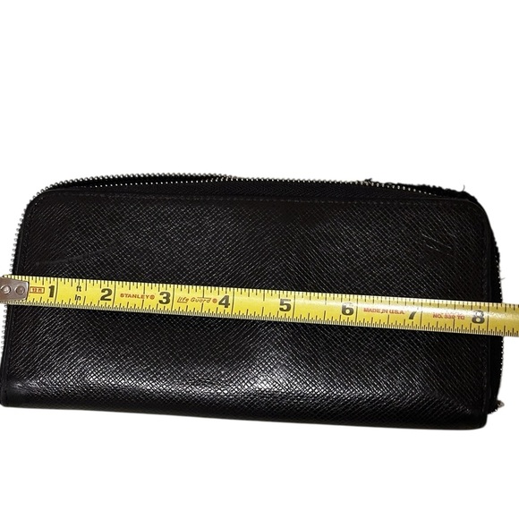 Louis Vuitton Taiga Leather, Black *REHAB* Wallet, broken zippers - Picture 5 of 11
